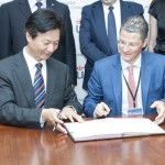 Participación del CEI en la Firma del Convenio. Rector Ma Jian y Vicerrector URJC Juan Antonio Melero. Julio de 2015.