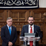 Ceremonia de entrega de Premios CEI 2023. Vicerrectores Fernando Enrique García Muiña (URJC) y Javier de la Mata (UAH)